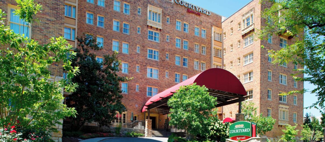 Courtyard by Marriott Kansas City Country Club Plaza